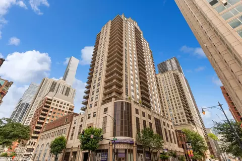 635 N Dearborn St #2006, Chicago, IL 60654