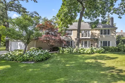 901 Club Cir, Glenview, IL 60025