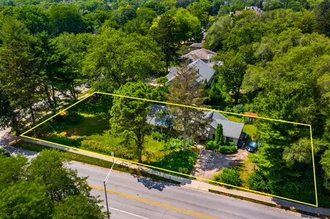 555 S Charles Ave, Naperville, IL 60540