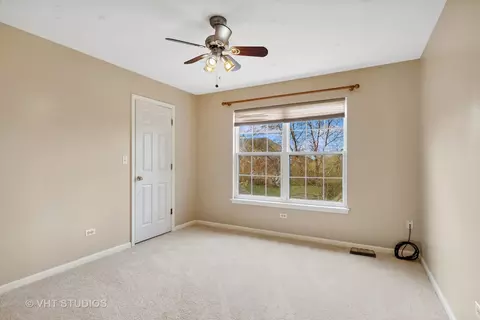 33879 N Summerfields Dr, Gurnee, IL 60031 photo 15