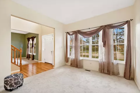33879 N Summerfields Dr, Gurnee, IL 60031 photo 4