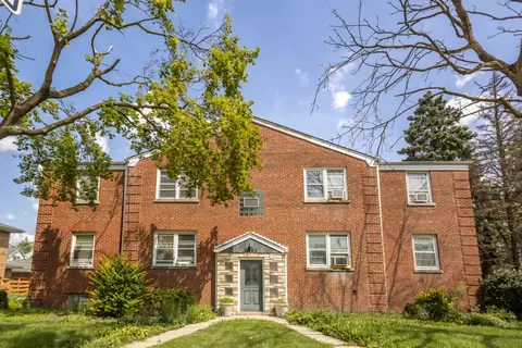 8924 31st St #2E, Brookfield, IL 60513