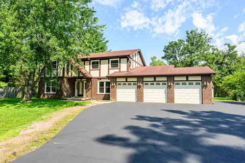 22801 Oakland Dr, Steger, IL 60475