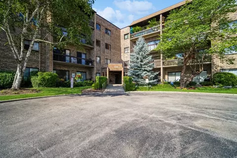 1400 N Elmhurst Rd #118, Mount Prospect, IL 60056