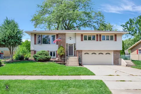 15012 Parkside Ave, Oak Forest, IL 60452