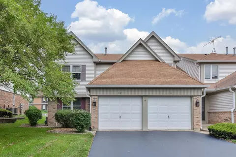 112 Millington Way #112, Saint Charles, IL 60174