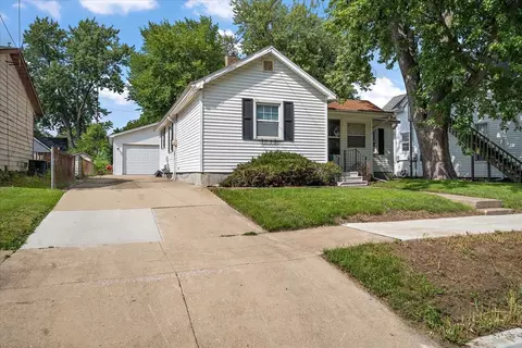 509 W Macarthur Ave, Bloomington, IL 61701 photo 2