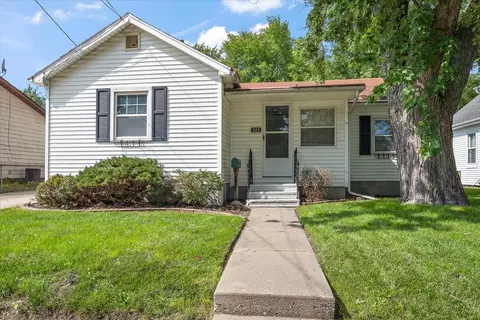 509 W Macarthur Ave, Bloomington, IL 61701