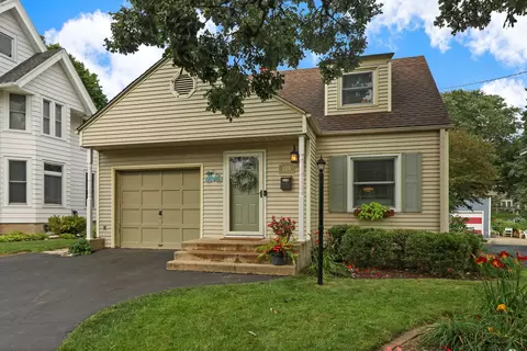 126 N Washington Ave, Batavia, IL 60510
