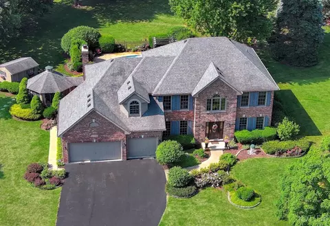 4 N156 Wyngate Rd, Saint Charles, IL 60175