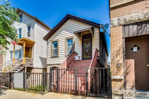 1536 W Chestnut St, Chicago, IL 60642