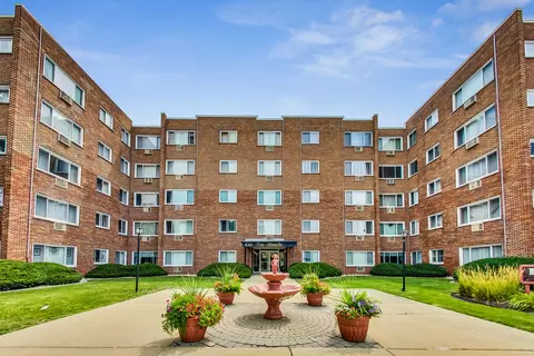 222 Madison St #507, Joliet, IL 60435