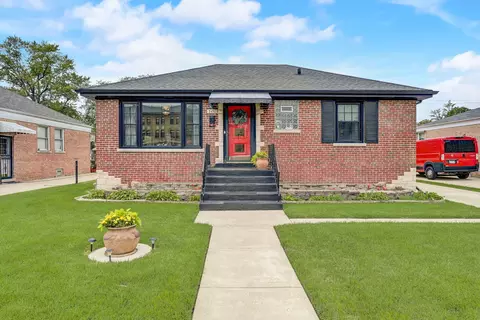 2432 S 9th Ave, Broadview, IL 60155