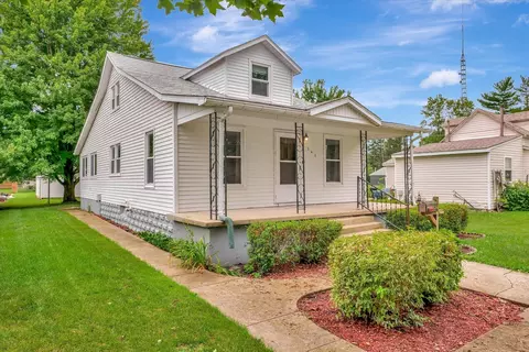 240 W Oak St, Paxton, IL 60957