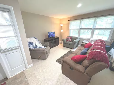 606 Normal Rd, Dekalb, IL 60115 photo 5