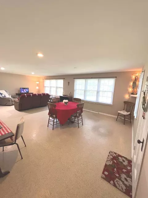 606 Normal Rd, Dekalb, IL 60115 photo 21
