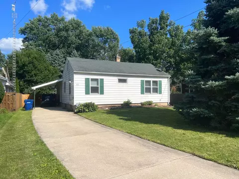 606 Normal Rd, Dekalb, IL 60115 photo 3