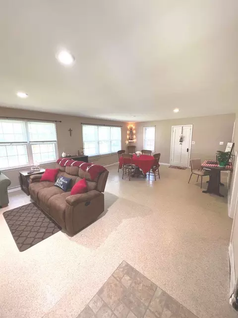 606 Normal Rd, Dekalb, IL 60115 photo 20
