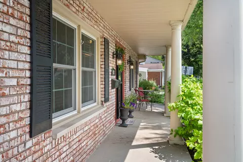 113 E Sunset Pl, Dekalb, IL 60115 photo 4