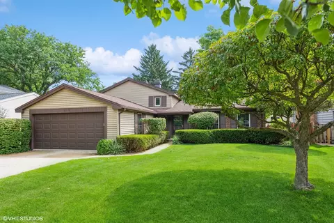 577 Carriageway Dr, Buffalo Grove, IL 60089
