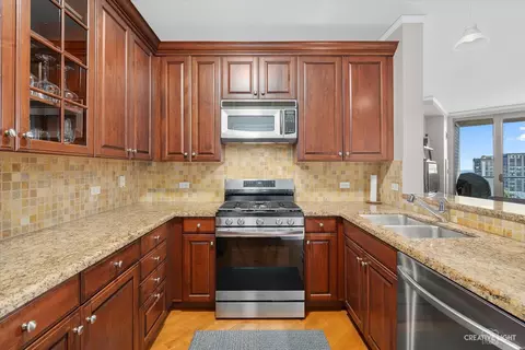 420 E Waterside Dr #3002, Chicago, IL 60601 photo 12