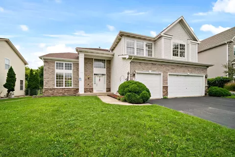 270 Lake Gillilan Way, Algonquin, IL 60102