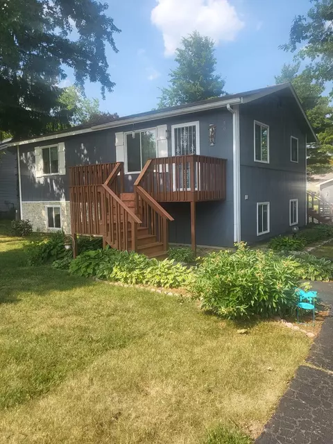 103 Cornwall Cir, Poplar Grove, IL 61065