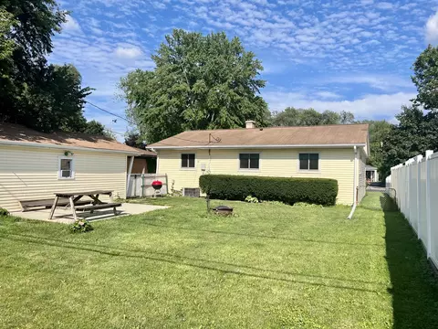 566 Green Dr, Wheeling, IL 60090 photo 15