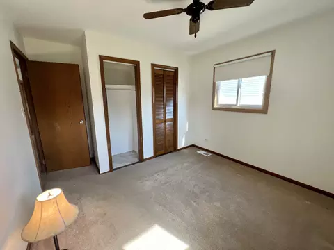 566 Green Dr, Wheeling, IL 60090 photo 7