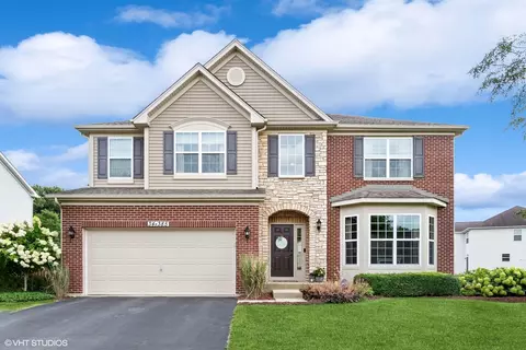 34 W385 Valley Cir, Saint Charles, IL 60174