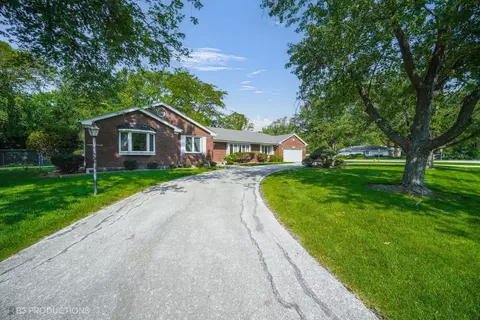 20700 Brookwood Dr, Olympia Fields, IL 60461 photo 2