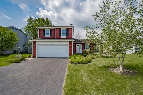 1 N140 Timber Ridge Dr, Winfield, IL 60190