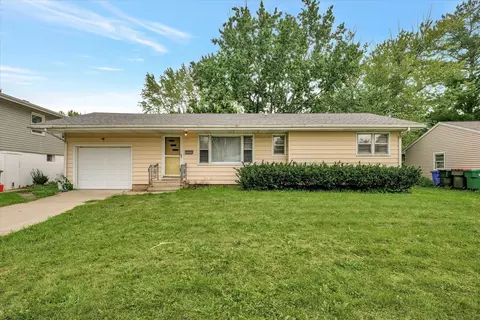 2325 Yorkshire Dr, Decatur, IL 62526