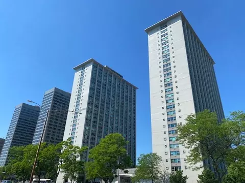 3600 N Lake Shore Dr #802, Chicago, IL 60613