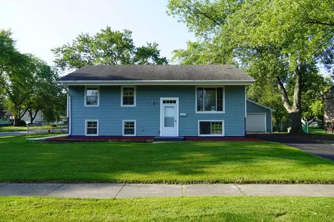 336 Mulberry Dr, Glenwood, IL 60425