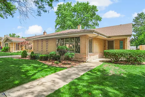 10525 S Keeler Ave, Oak Lawn, IL 60453