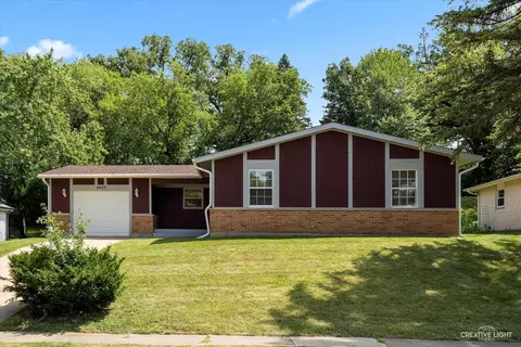 4603 Ashley Dr, Mchenry, IL 60050