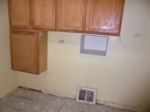 12902 S Lowe Ave, Chicago, IL 60628 photo 6