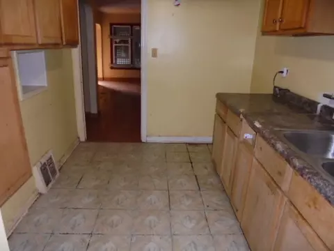 12902 S Lowe Ave, Chicago, IL 60628 photo 5