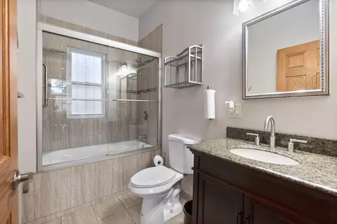 8951 S Parnell Ave, Chicago, IL 60620 photo 26