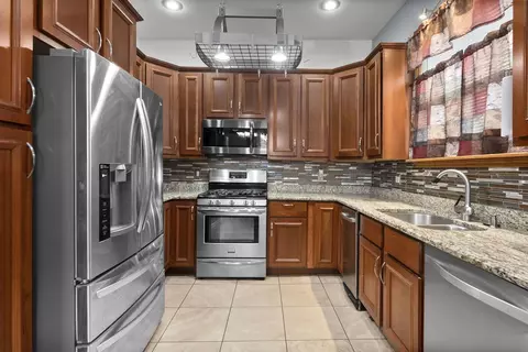 8951 S Parnell Ave, Chicago, IL 60620 photo 22