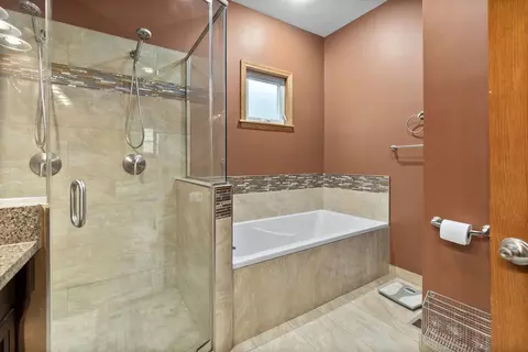 8951 S Parnell Ave, Chicago, IL 60620 photo 30