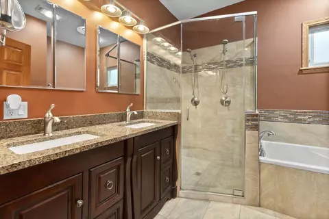 8951 S Parnell Ave, Chicago, IL 60620 photo 29