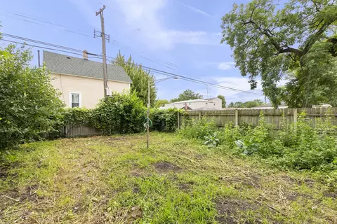 8951 S Parnell Ave, Chicago, IL 60620 photo 10
