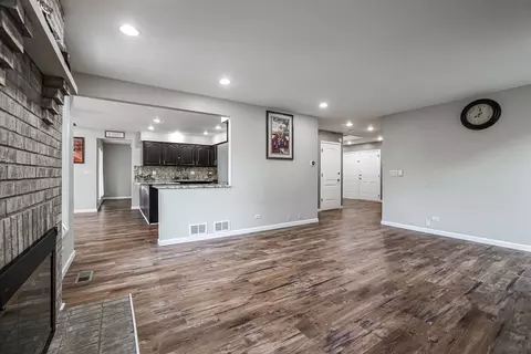 860 Kent Cir, Bartlett, IL 60103 photo 13