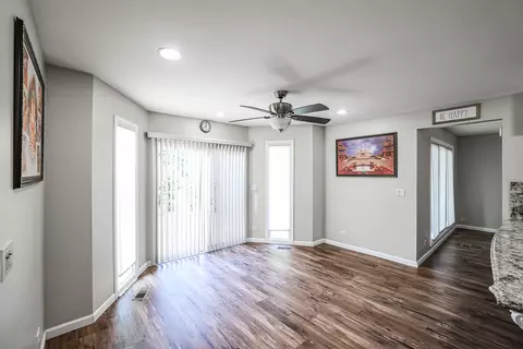 860 Kent Cir, Bartlett, IL 60103 photo 6