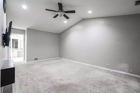 860 Kent Cir, Bartlett, IL 60103 photo 23