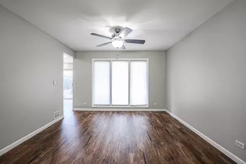 860 Kent Cir, Bartlett, IL 60103 photo 5
