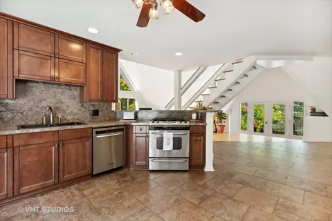 1015 Ravine Ave, Mchenry, IL 60050 photo 2