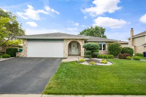 9081 Sunrise Ln, Orland Park, IL 60462